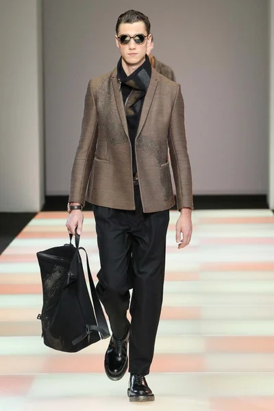 Look 13